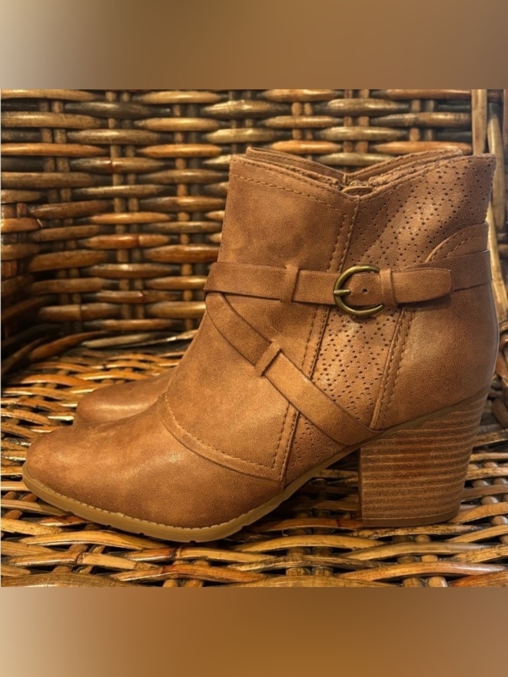 BareTraps  Launa Bootie Tan Ankle Boots with Strap Detail, Zip Up size 10.5